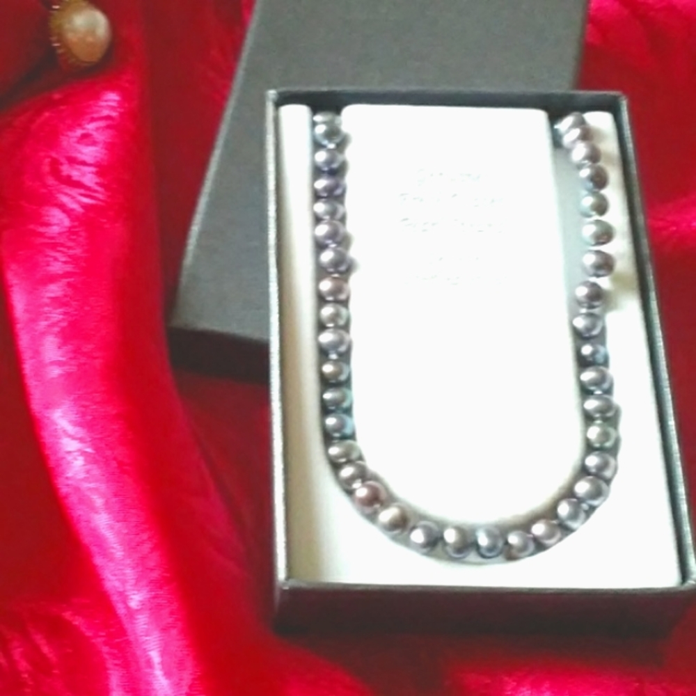 Genuine Fresh Water Pearls / 18" Sterling Silver